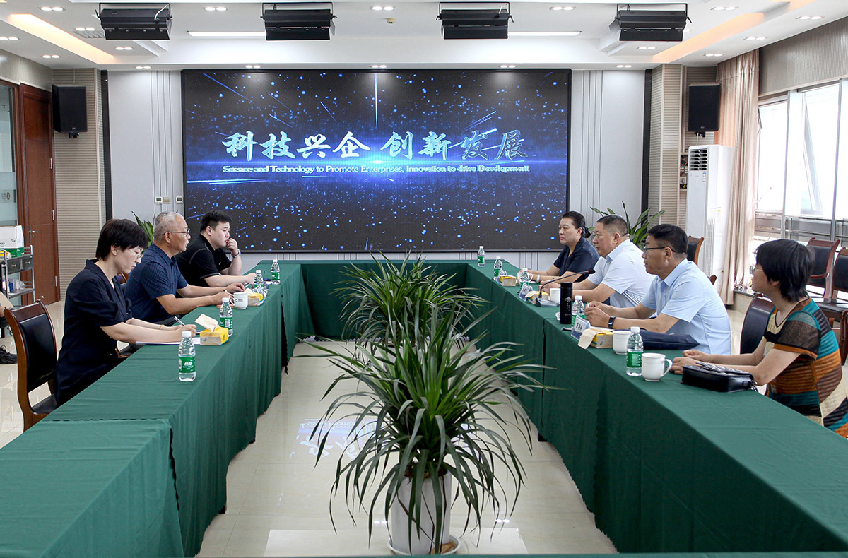 Secretary of Hengshui Council for the promotion of international trade visited our company to investigate the development of enterprises